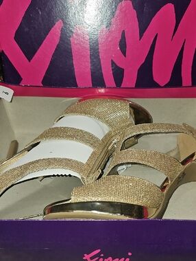 FIONI NWT Women's Gold Glitter Strappy Sandal Heels Size 9